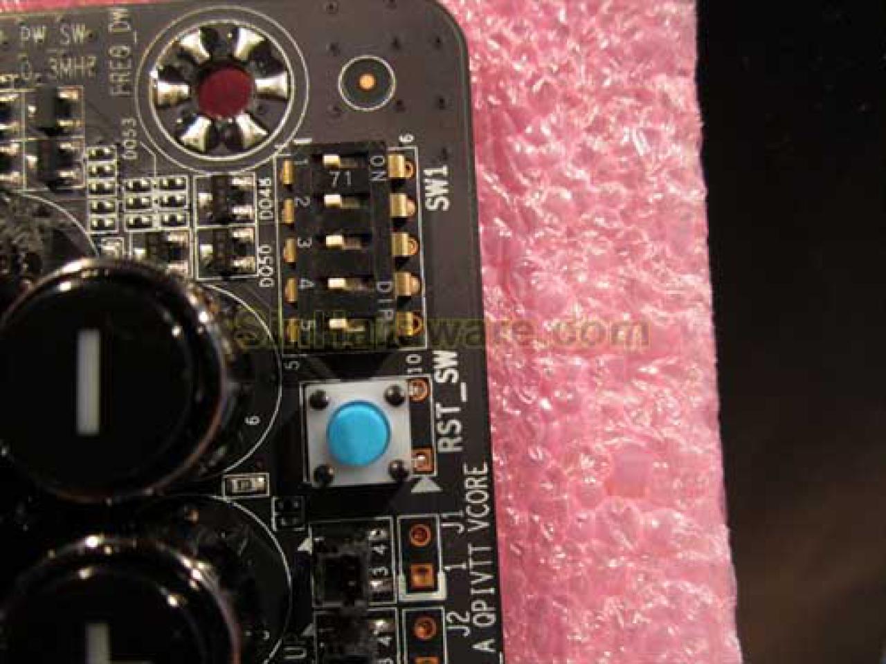 [14/09/2011] Gigabyte X79-Mainboards auf dem IDF (12)