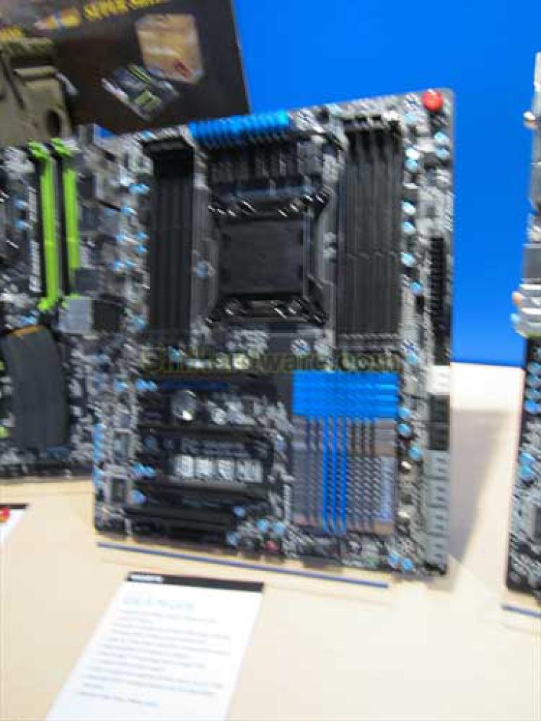 [14/09/2011] Gigabyte X79-Mainboards auf dem IDF (5)