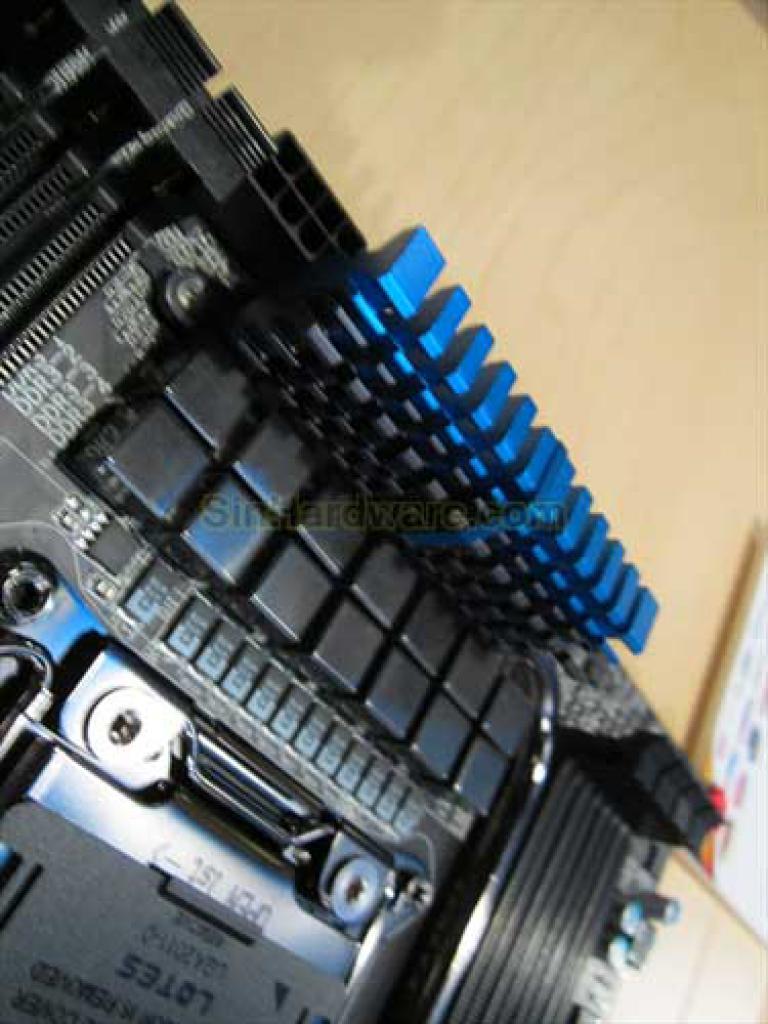 [14/09/2011] Gigabyte X79-Mainboards auf dem IDF (16)