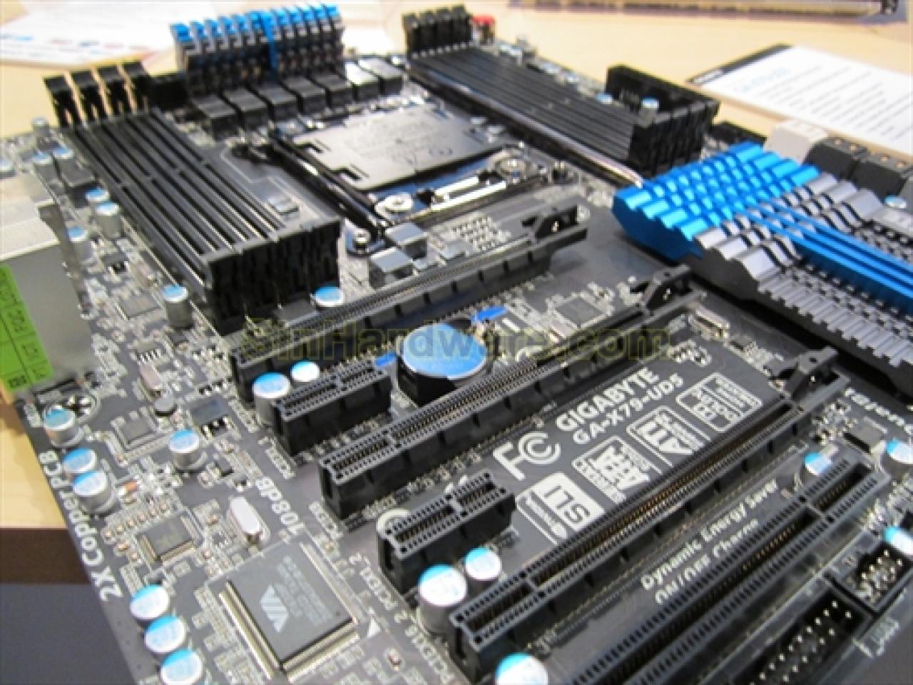 [14/09/2011] Gigabyte X79-Mainboards auf dem IDF (18)