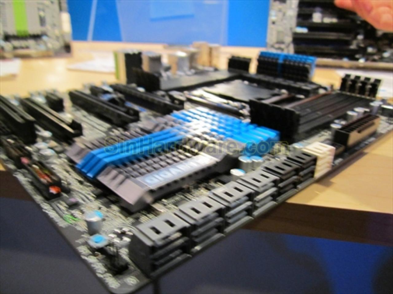 [14/09/2011] Gigabyte X79-Mainboards auf dem IDF (17)