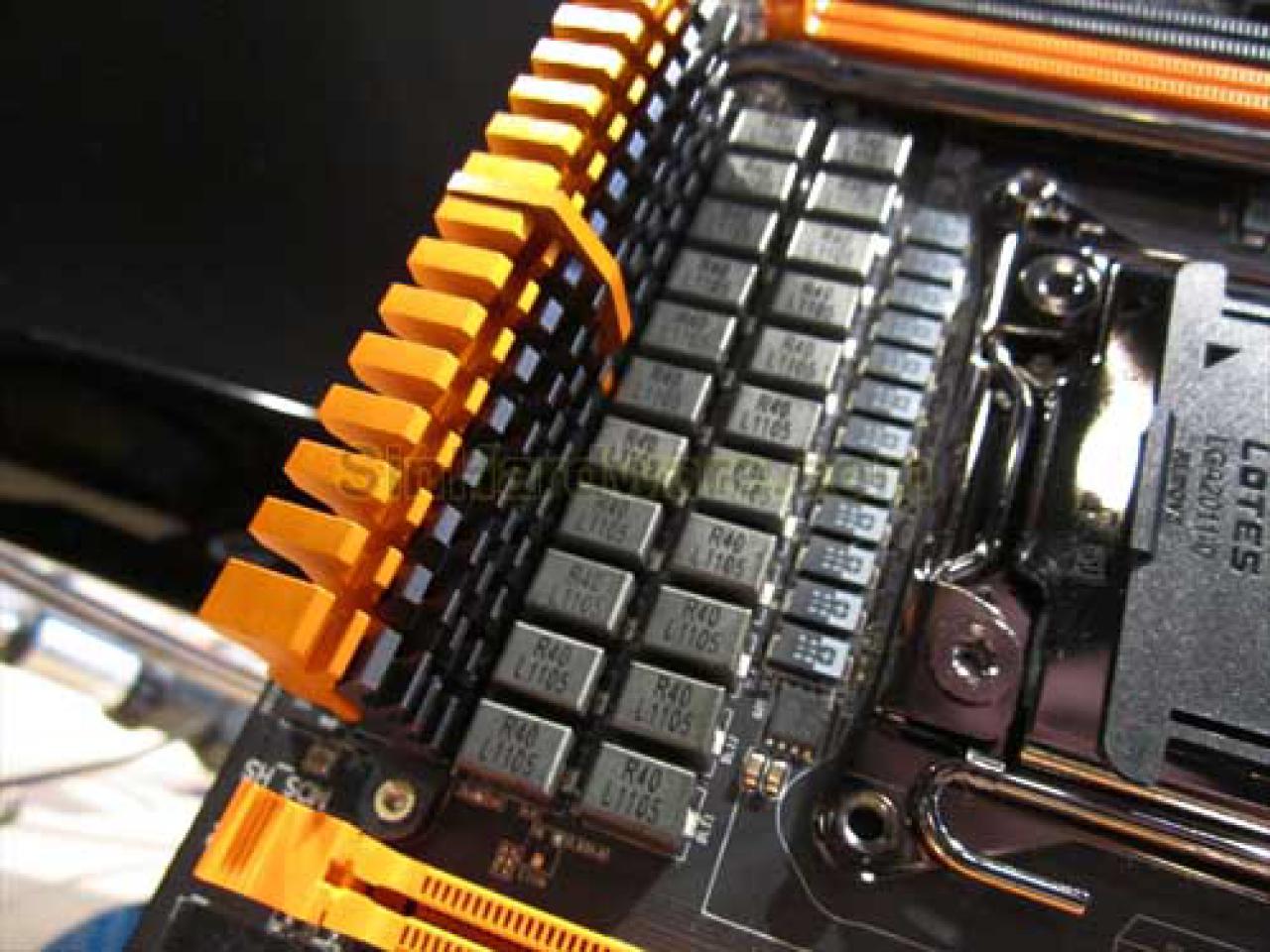 [14/09/2011] Gigabyte X79-Mainboards auf dem IDF (3)