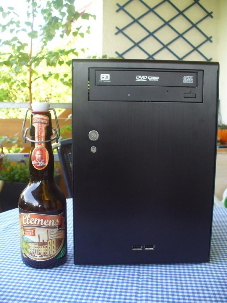 [19/09/2011] PCs im Industrie-Look, von Eis umhüllt und mit Kirmes-Beleuchtung (271)