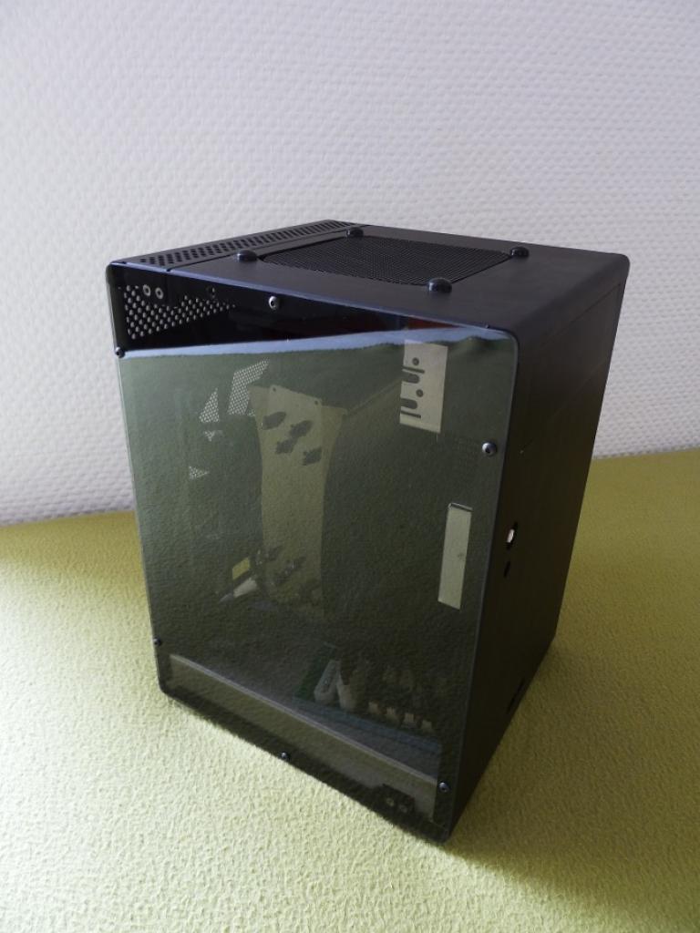 [19/09/2011] PCs im Industrie-Look, von Eis umhüllt und mit Kirmes-Beleuchtung (273)