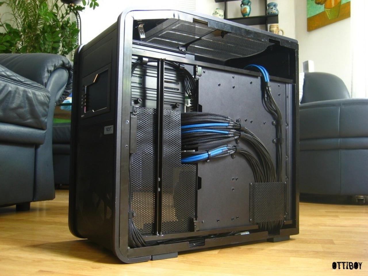 [19/09/2011] PCs im Industrie-Look, von Eis umhüllt und mit Kirmes-Beleuchtung (278)