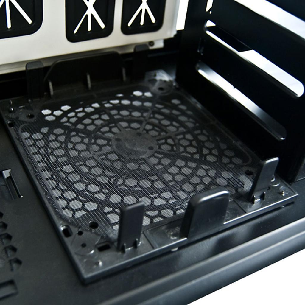 [29/09/2011] Nox Xtreme Hummer 3.0: Platzverhältnisse wie im namensgebenden Auto (6)
