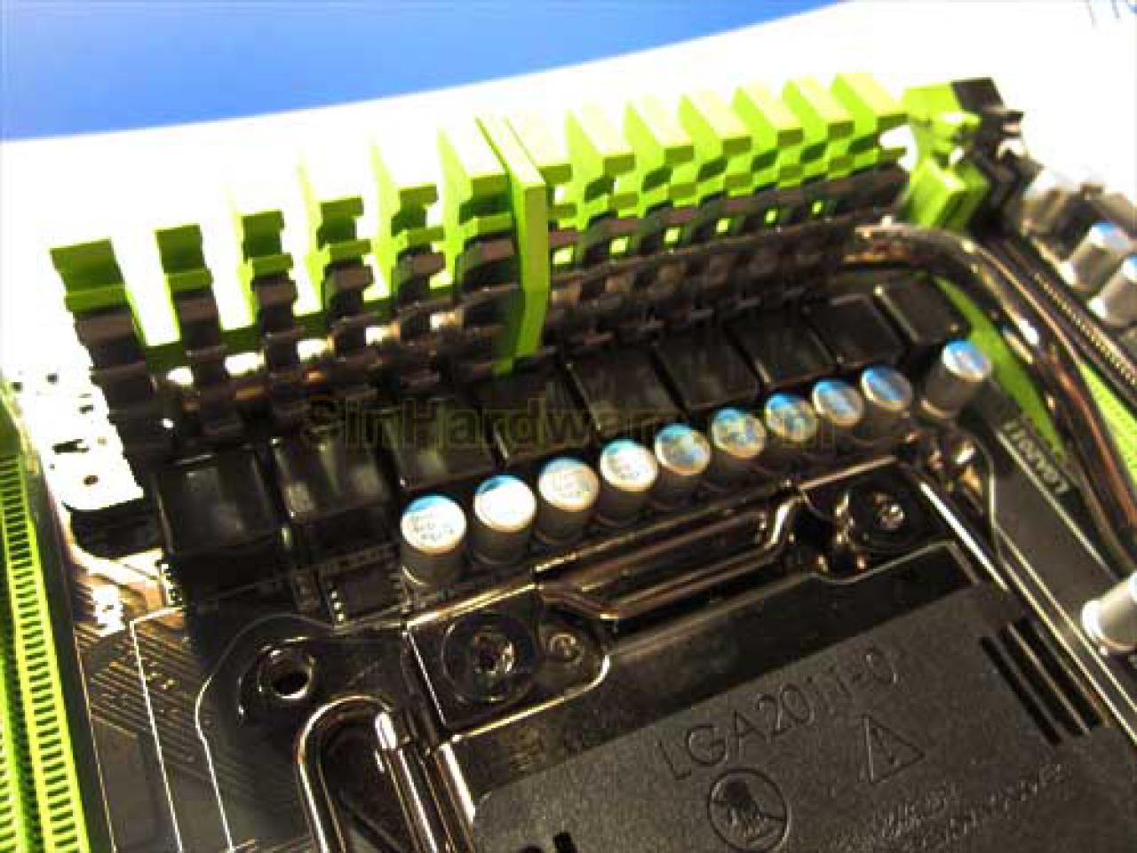 [14/09/2011] Gigabyte X79-Mainboards auf dem IDF (9)