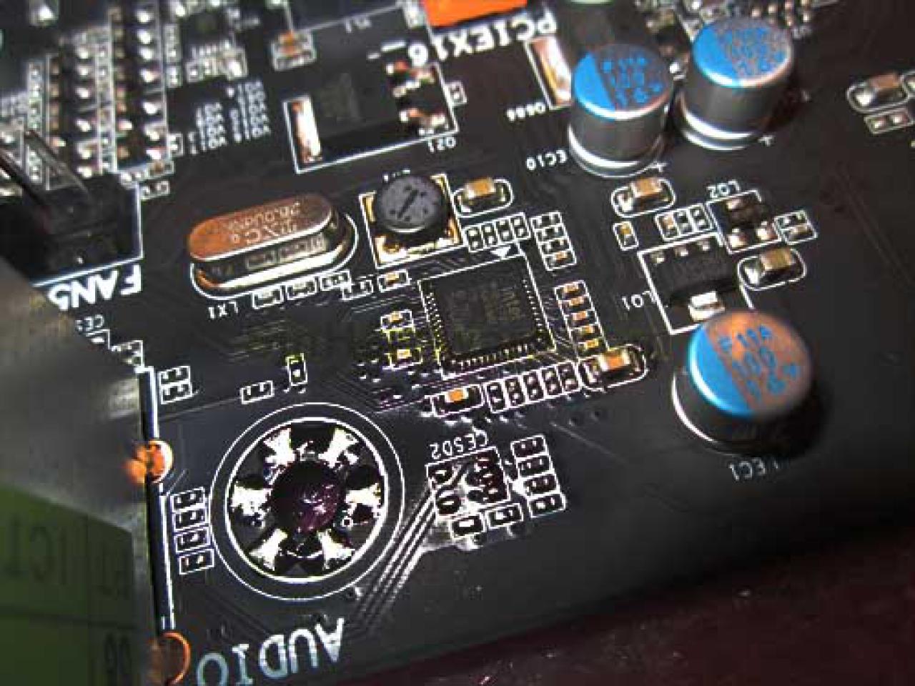 [14/09/2011] Gigabyte X79-Mainboards auf dem IDF (10)