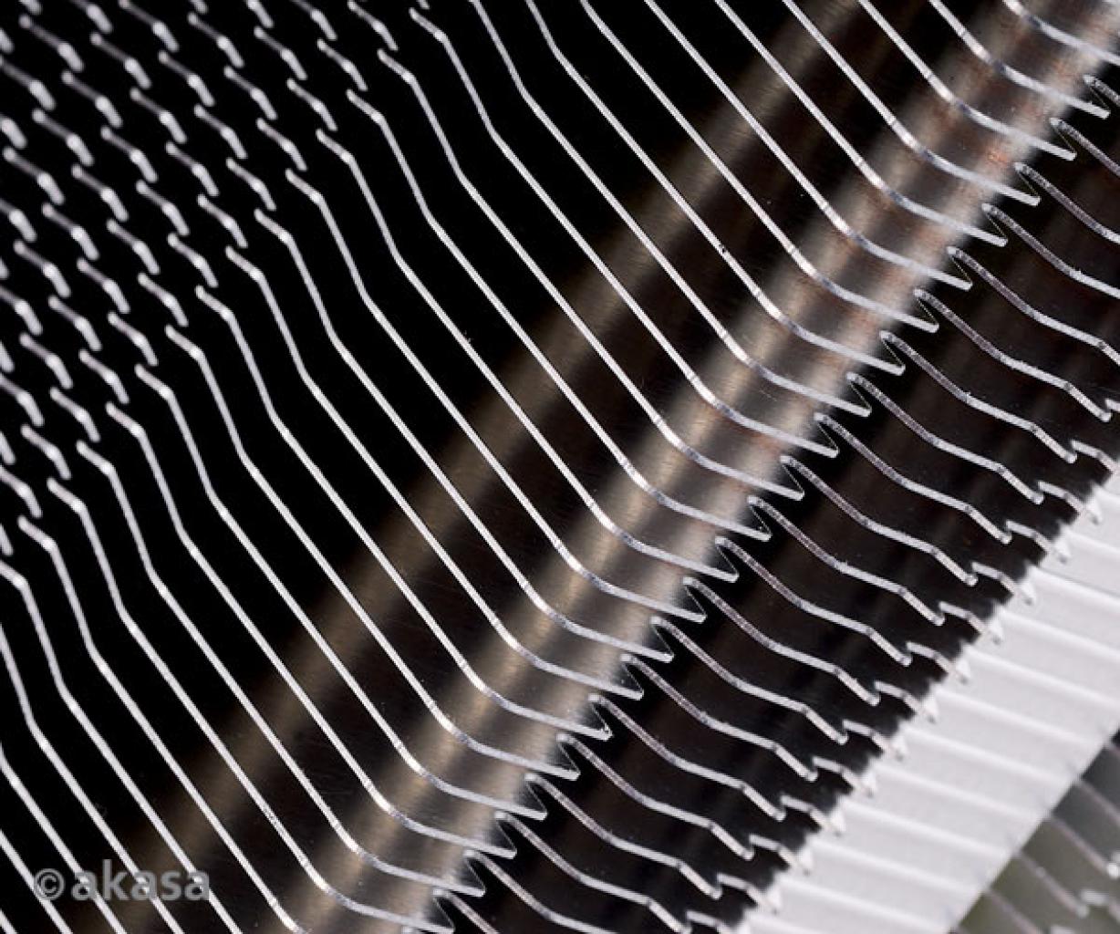 [16/09/2011] Akasa Venom Voodoo: CPU-Kühler mit sechs Direct-Touch-Heatpipes und Doppelbelüftung (4)