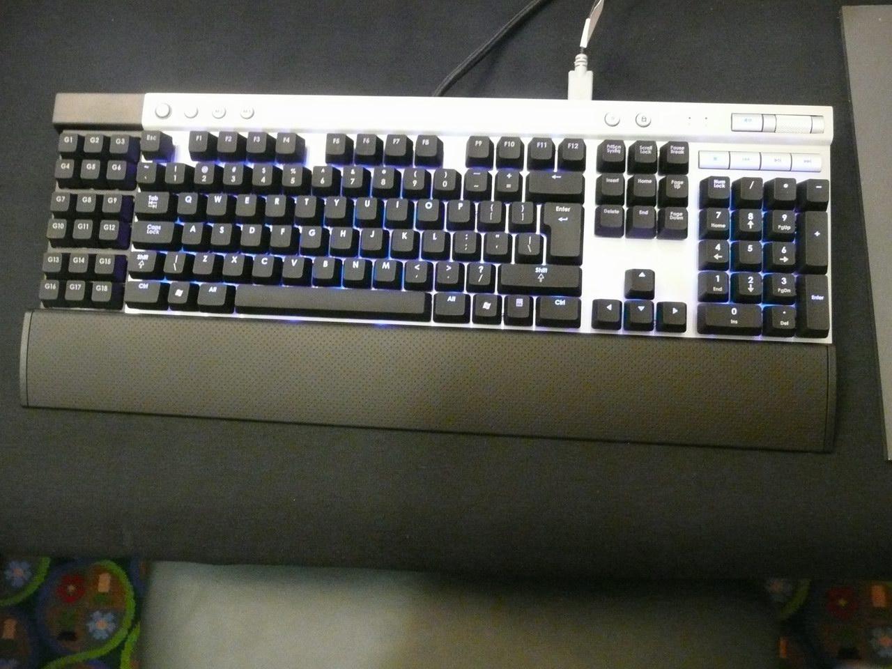 [19/09/2011] Corsair Vengeance K90 