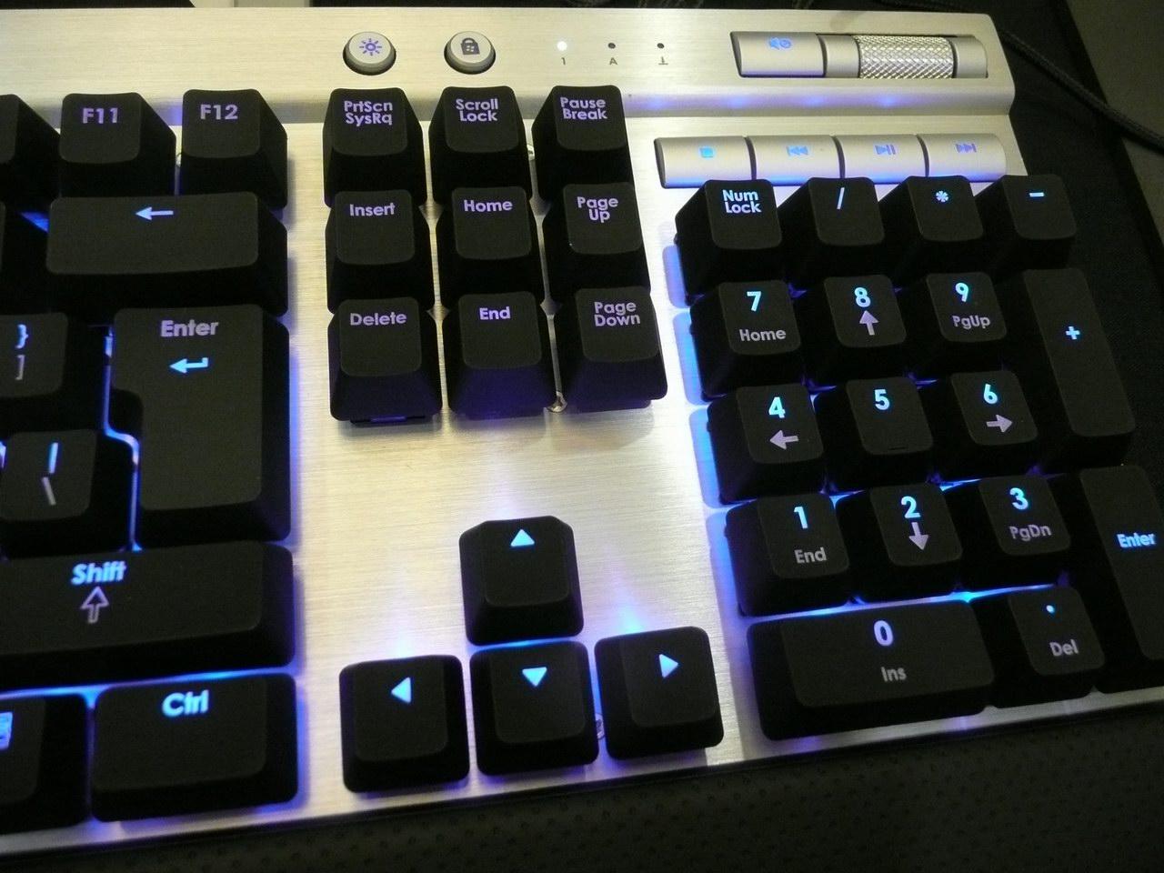 [19/09/2011] Nominiert für Technologie des Jahres: Mechanische Tastaturen (im Bild Corsair Vengeance K90)