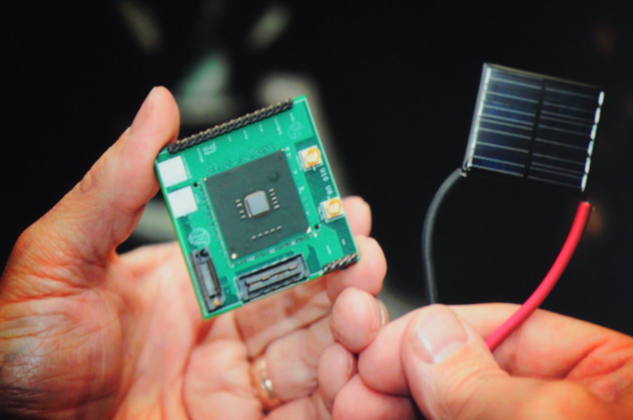 [15/09/2011] IDF 2011: Solarzelle reicht für Quake auf dem PC (3)
