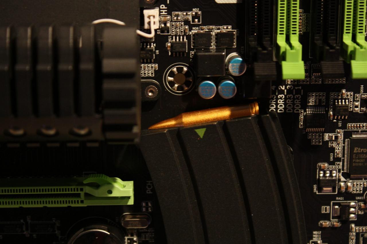 [15/09/2011] Gigabyte G1 Sniper 2 IDF 2011 7597