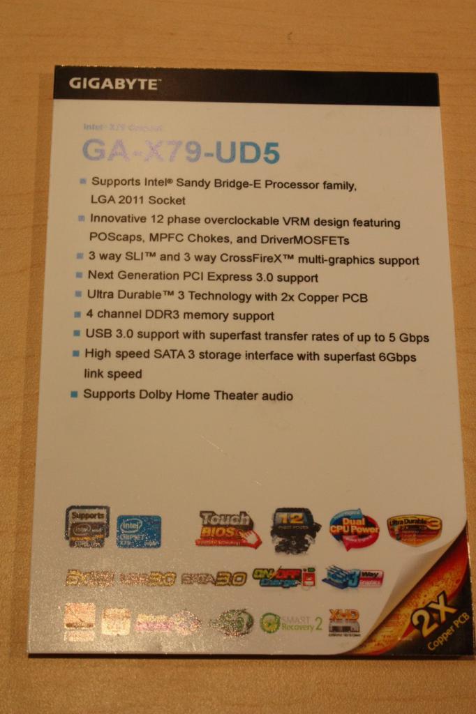 [15/09/2011] Gigabyte GA X79 UD5 IDF 2011 7584
