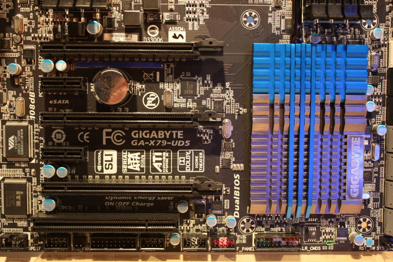 [15/09/2011] Gigabyte GA X79 UD5 IDF 2011 7588