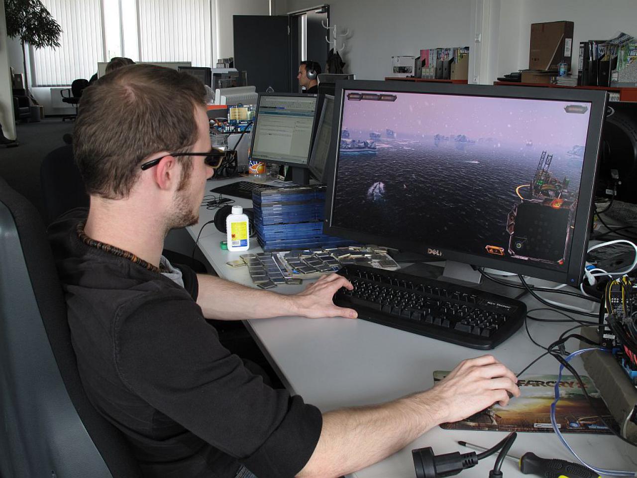 [02/09/2011] Marc spielt die Beta von Oil-Rush: ein günstiges RTS-Spiel für 13 Euro, das mit 64-Bit-Version und DX11 technisch auf dem neuesten Stand ist. 