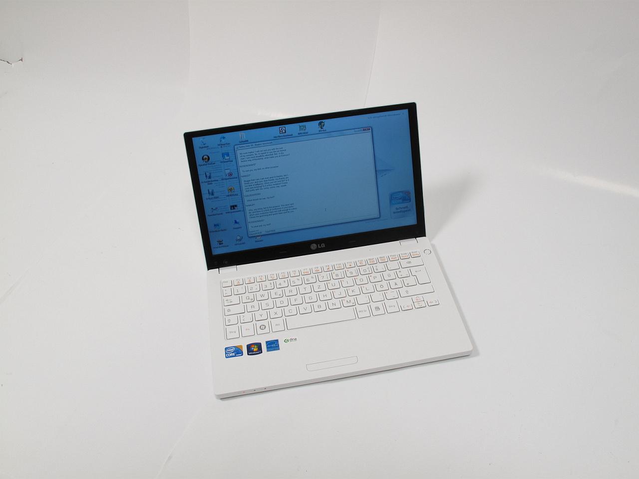 [09/09/2011] LG P210: Mit 900 Euro ist das LG-Gerät zwar ein teurer Spaß, die Ultra-Low-Voltage-Hardware (Core i5-470UM + HD Graphics), das geringe Gewicht (1,3 Kilogramm) und das 