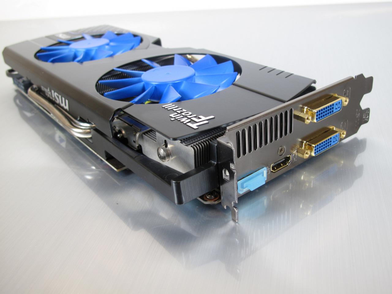 [23/09/2011] GTX 580: Sie wünschen sich noch mehr 3D-Leistung: Investieren Sie rund 450 Euro, erhalten Sie ein 3-GiByte-Modell der GTX 580 mit verstärkter Kühlung. Jenseits von 500 Euro locken die schnellsten Modelle mit hohem Takt und Spezialfunktionen. Im Bild: MSIs N580GTX Lightning XE (Test auf PCGH.de)