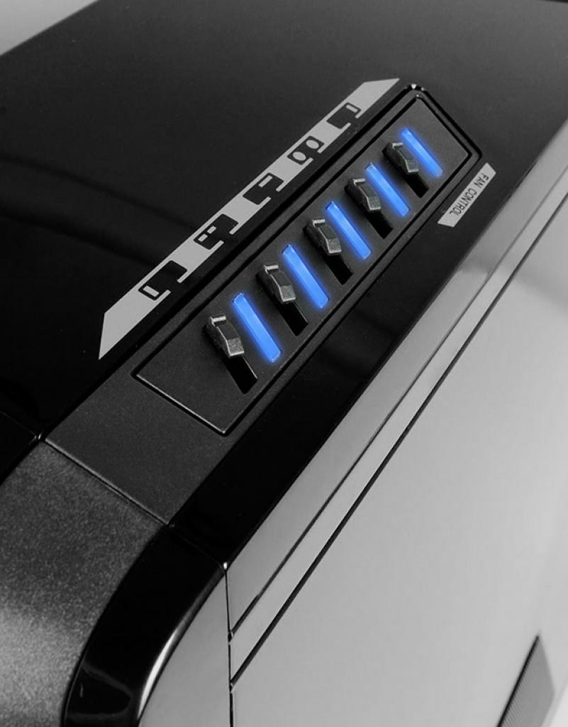 [07/09/2011] NZXT Phantom Big-Tower nun mit USB 3.0 (19)