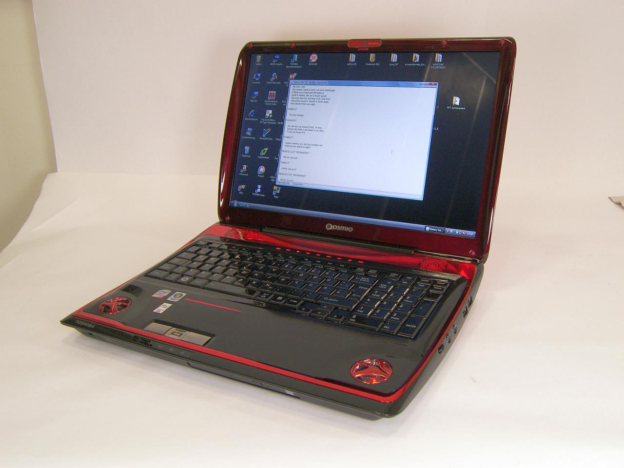 [09/09/2011] Toshiba Qosmio X300: 2007 spalten Toshibas Gaming-Notebooks die Zocker-Gemeinde mit einem polarisierenden Voll-Lack-Design.