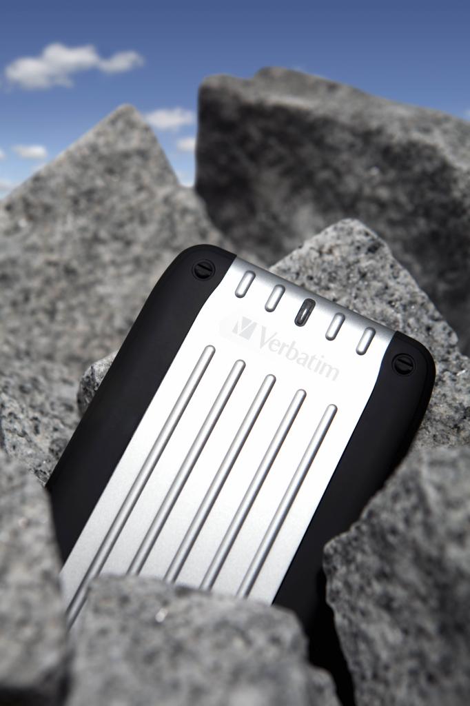 [03/09/2011] Die robuste externe USB-3.0-Festplatte mit dem grünen Knopf - Verbatim Store 'n' Go Traveller (4)