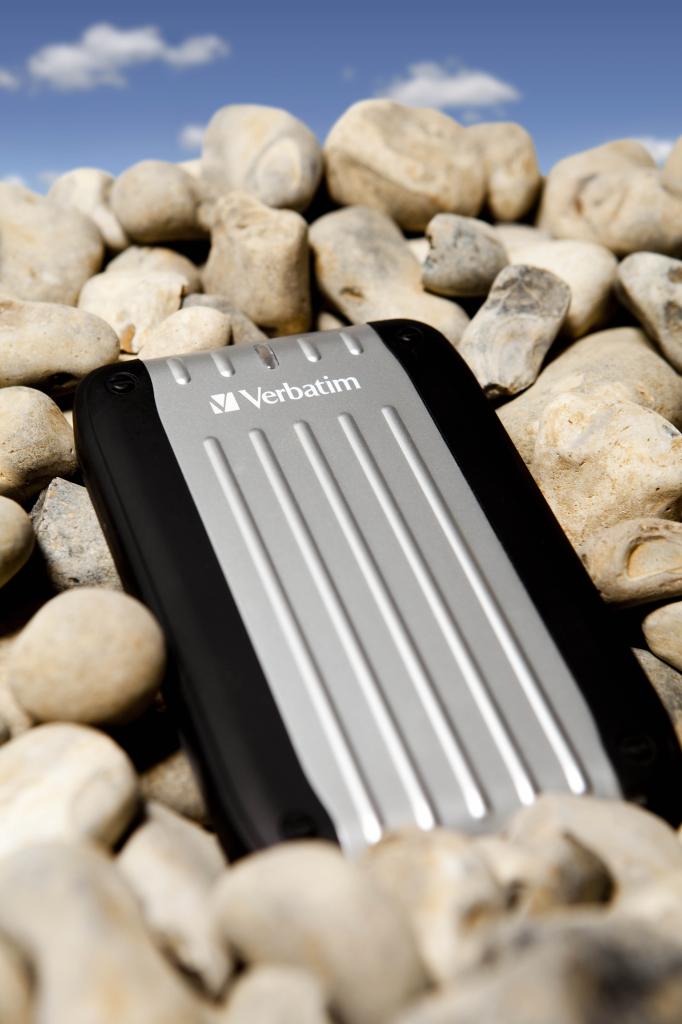 [03/09/2011] Die robuste externe USB-3.0-Festplatte mit dem grünen Knopf - Verbatim Store 'n' Go Traveller (6)