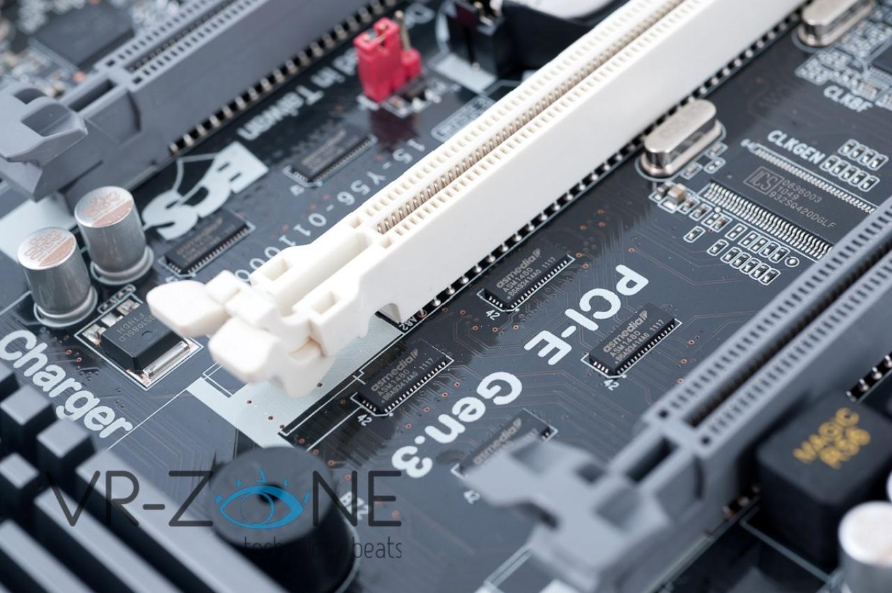 [16/09/2011] Elitegroup das X79R-AX: Sockel-LGA2011-Mainboard auf dem IDF (3)