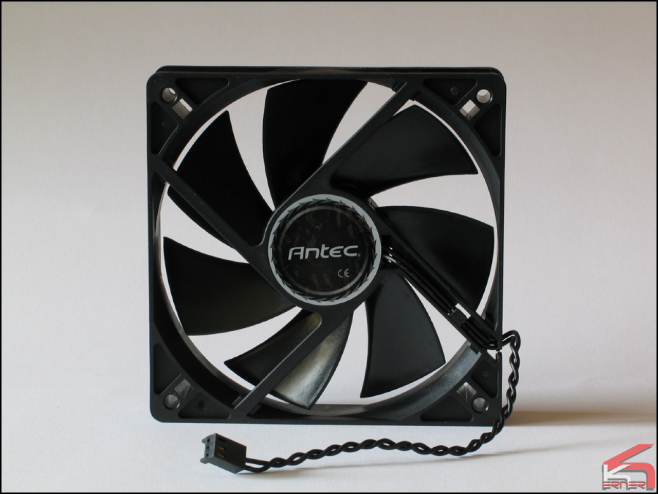 [11/09/2011] Antec Kühler H2O 620 im PCGHX-Test: Wasserkühlung als Neuland für Antec (4)
