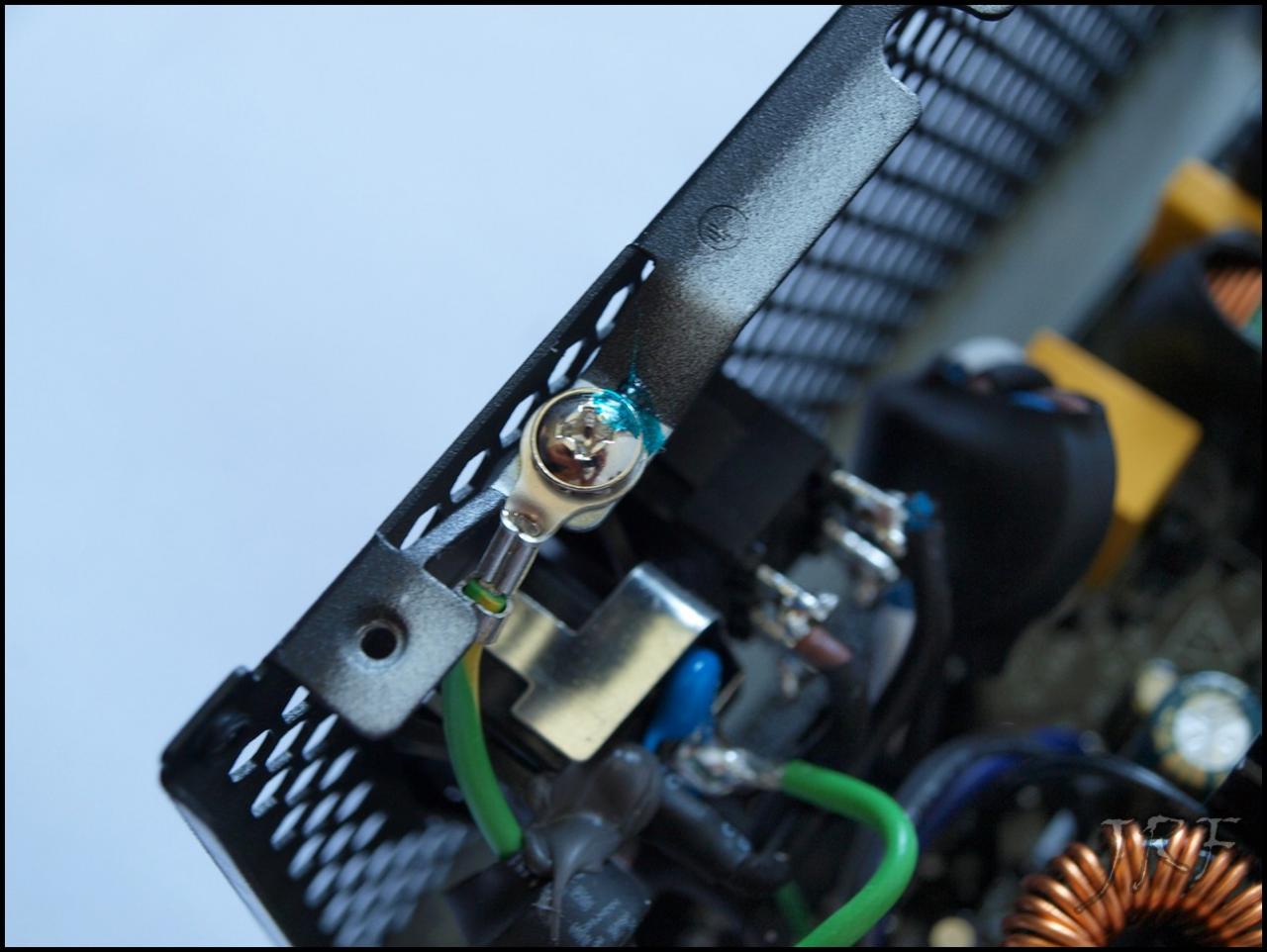 [22/09/2011] [Review] be quiet! Straight Power E8 400W by Jarafi (4)