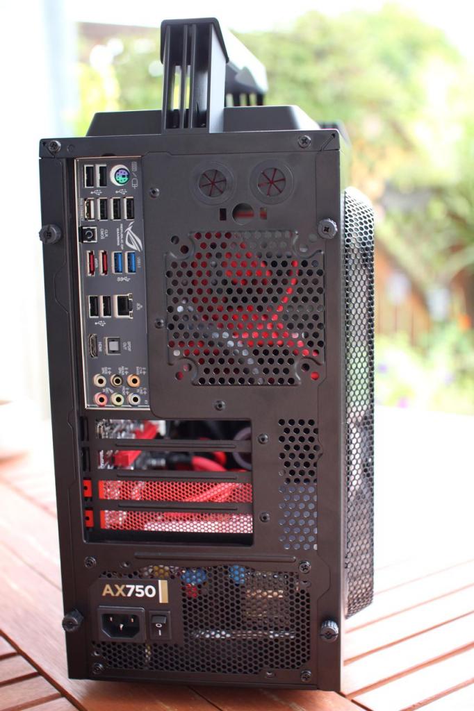 [23/09/2011] NZXT Vulcan Black-Red: Die Casemod zum Herumtragen (19)