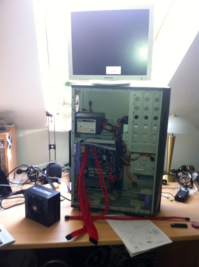 [23/09/2011] NZXT Vulcan Black-Red: Die Casemod zum Herumtragen (53)