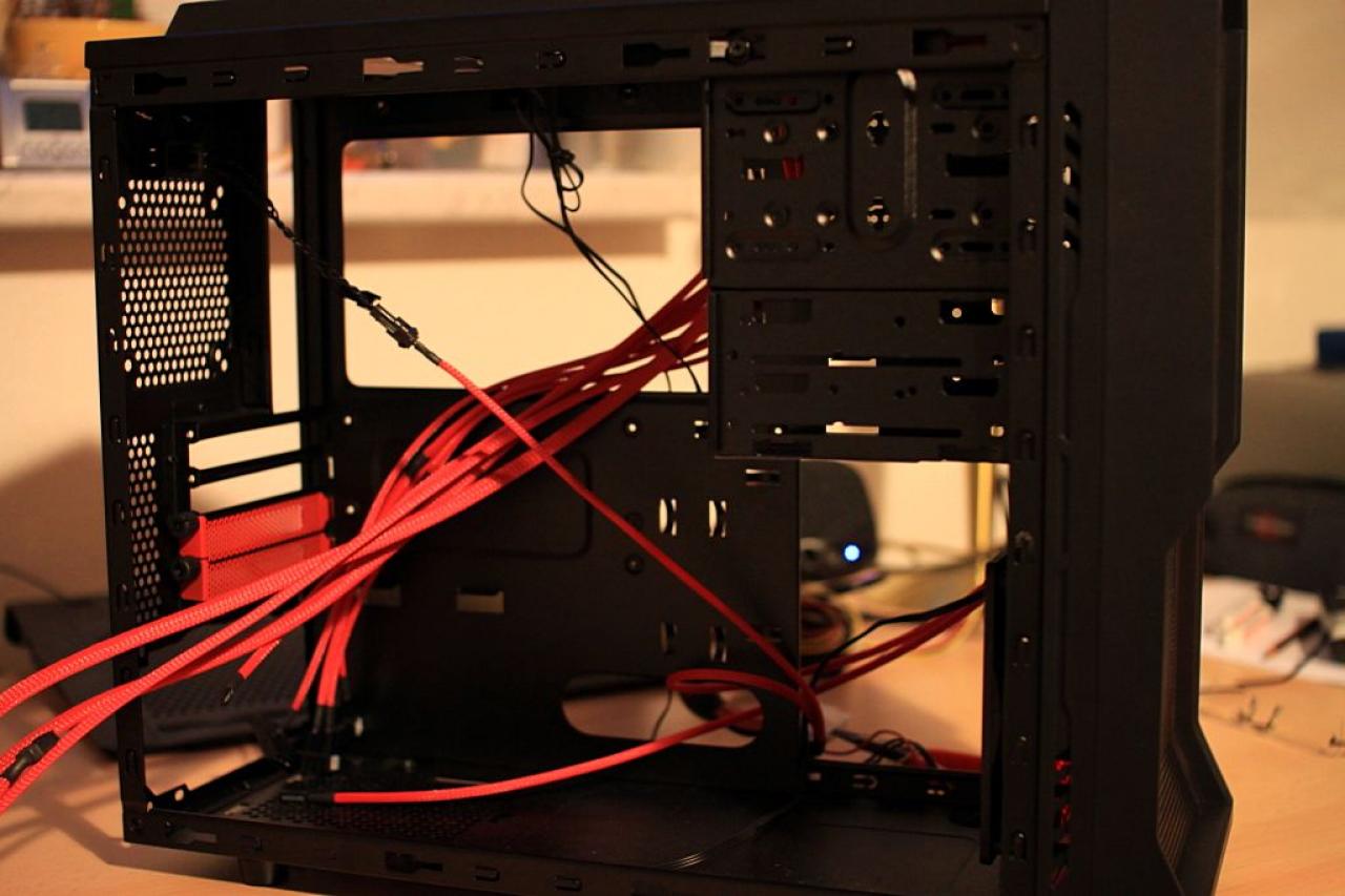 [23/09/2011] NZXT Vulcan Black-Red: Die Casemod zum Herumtragen (61)