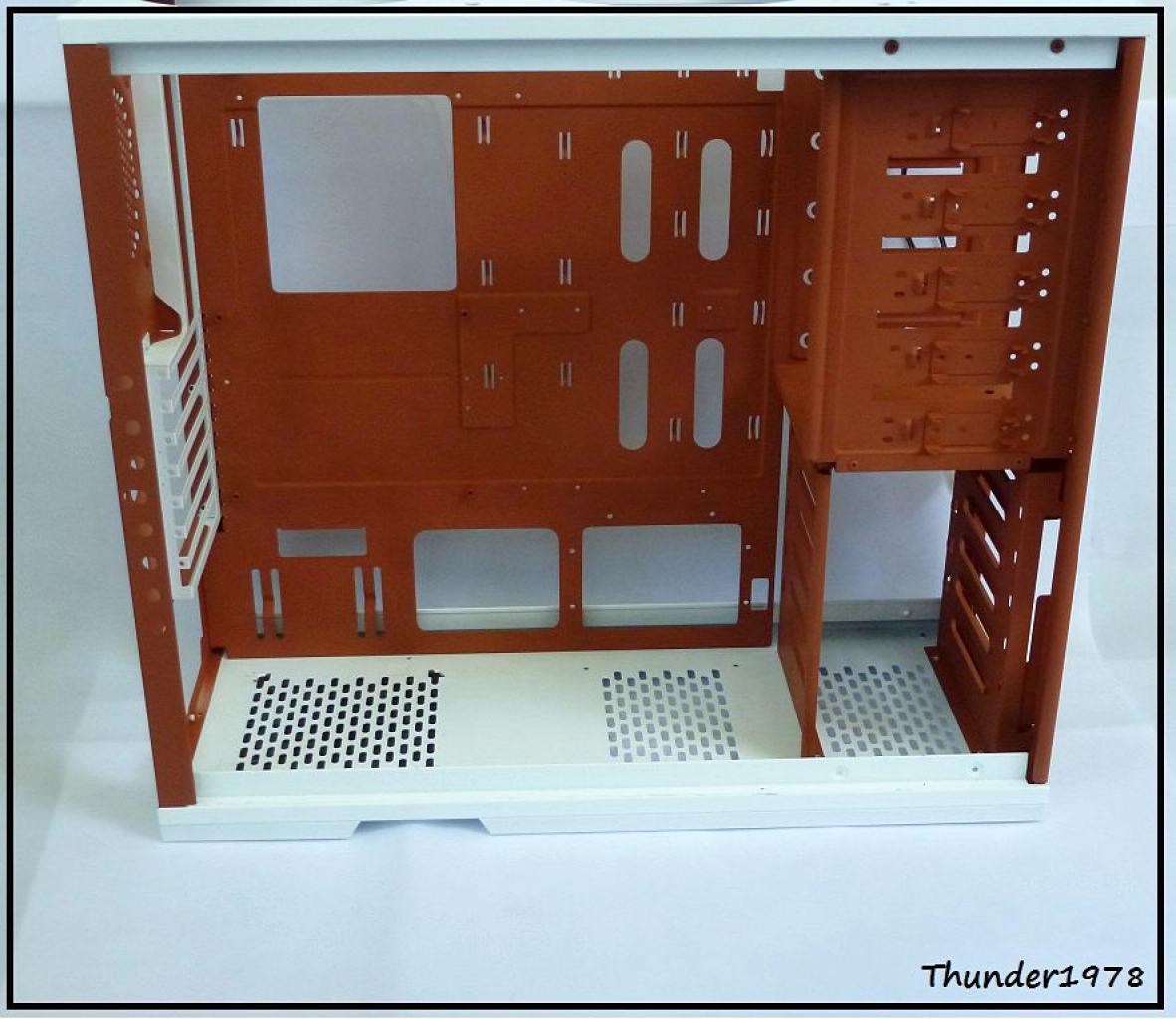 [09/09/2011] Ausnahme-Casemod in Braun-Weiß: Gewagtes Farbkonzept und tolle Umsetzung (8)