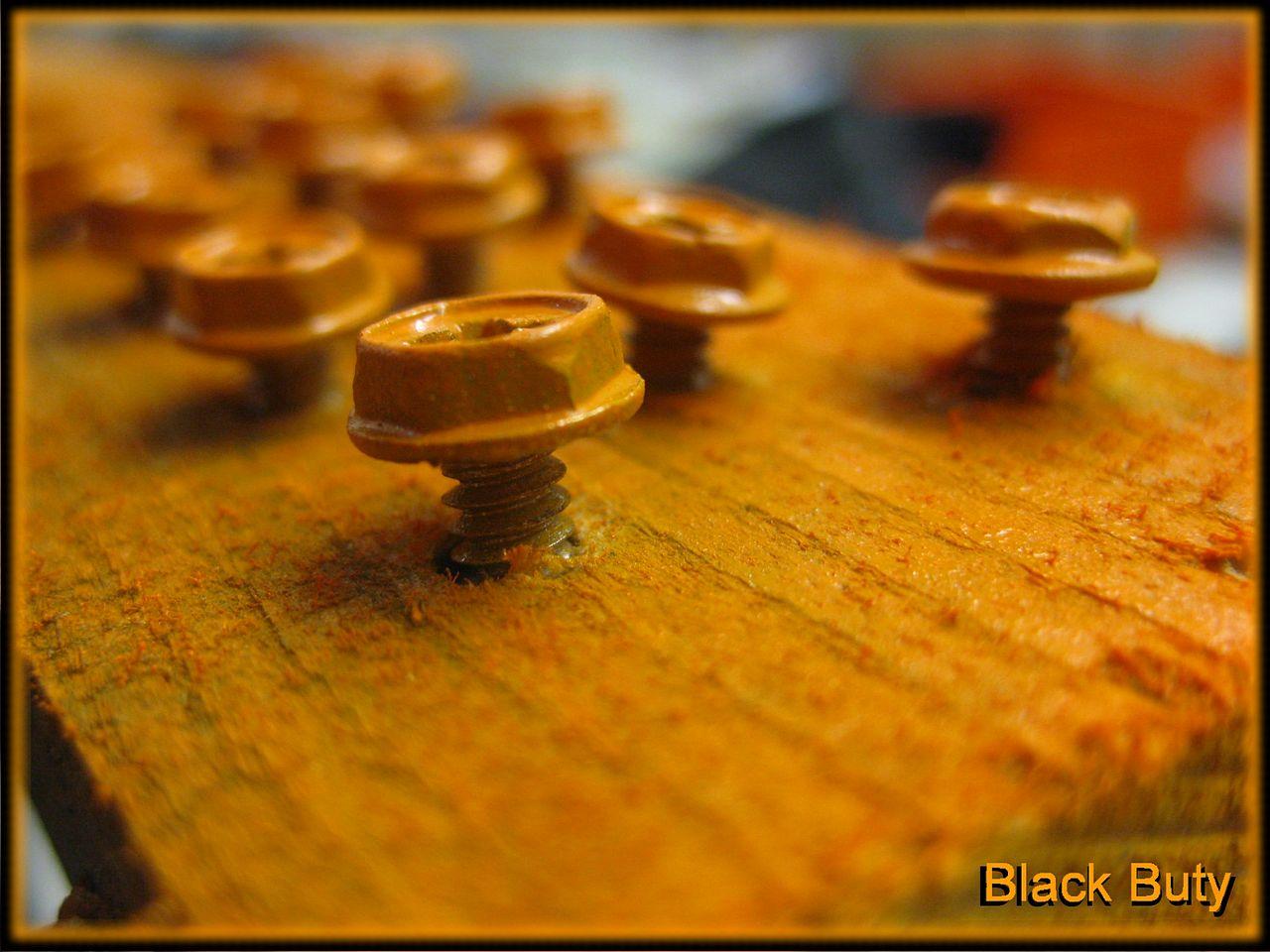 [23/09/2011] Ganz schön schräge Casemod: USB-Hub im Laufwerk und mehr (3)