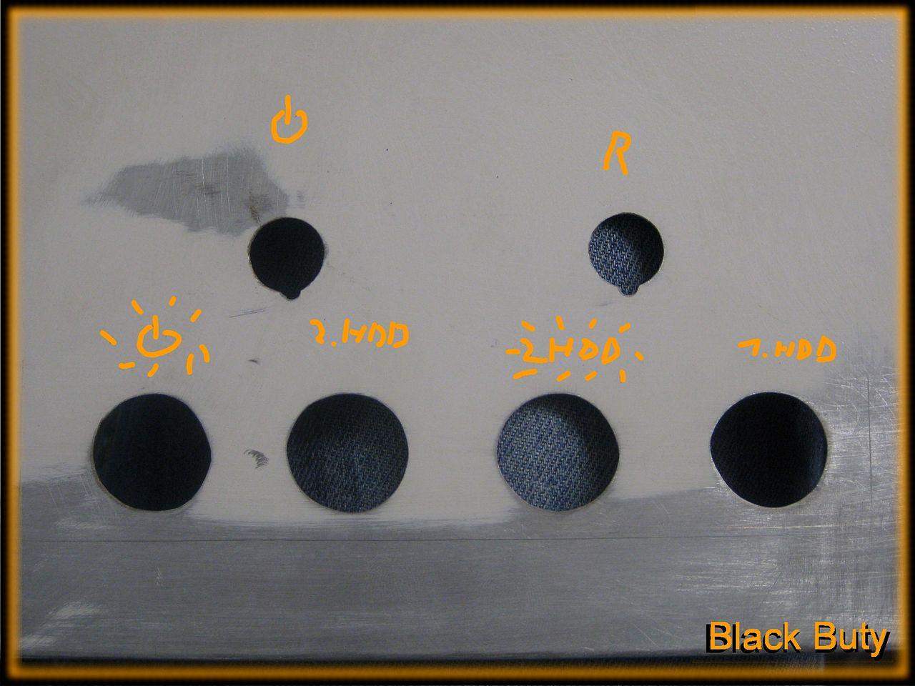 [23/09/2011] Ganz schön schräge Casemod: USB-Hub im Laufwerk und mehr (9)