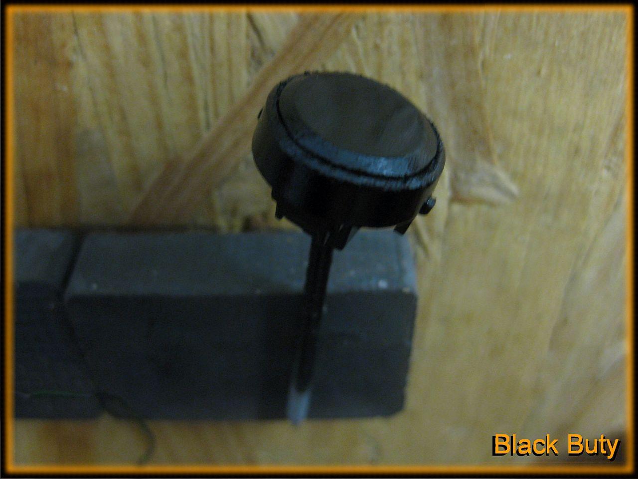 [23/09/2011] Ganz schön schräge Casemod: USB-Hub im Laufwerk und mehr (15)