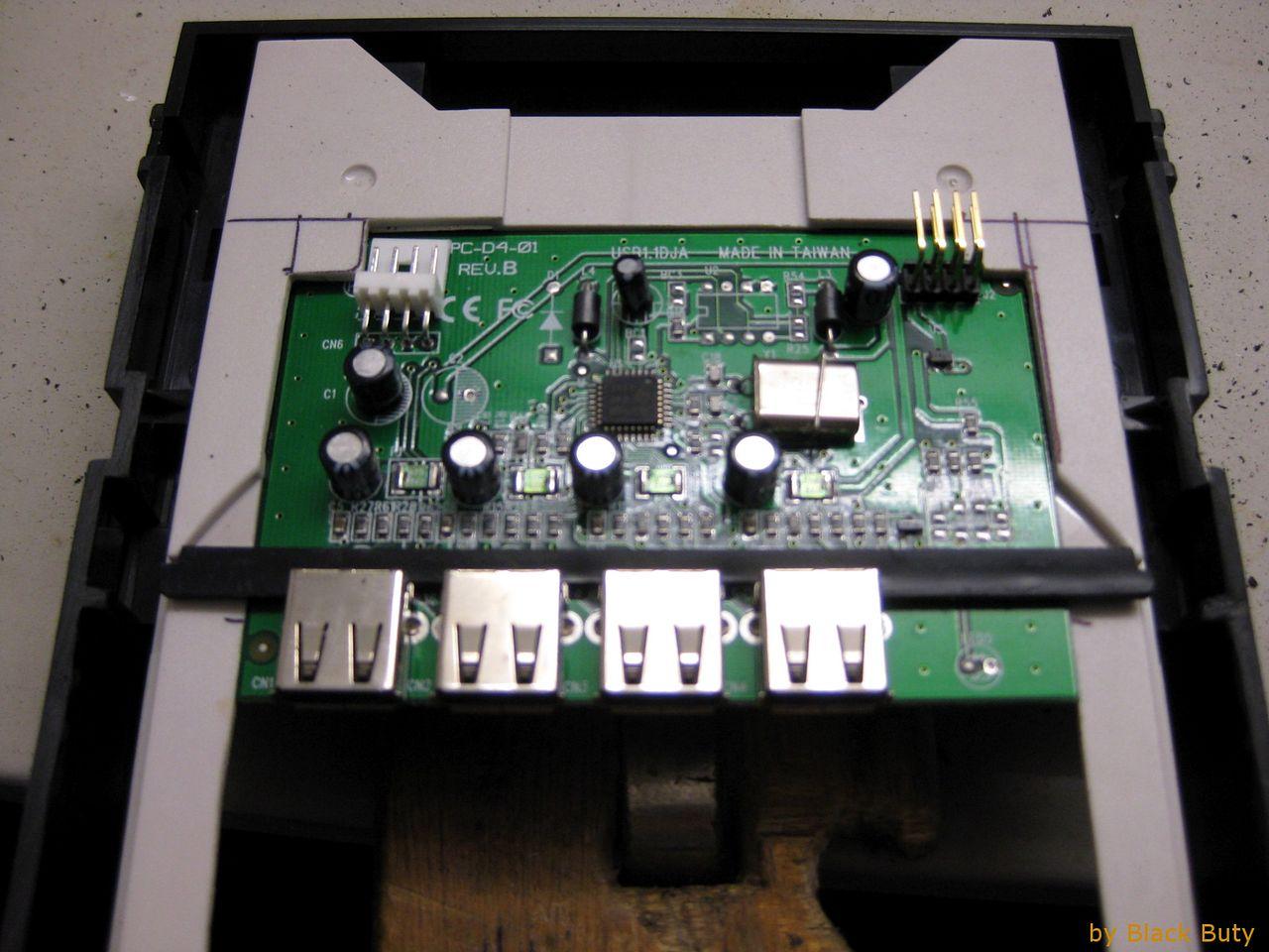[23/09/2011] Ganz schön schräge Casemod: USB-Hub im Laufwerk und mehr (21)