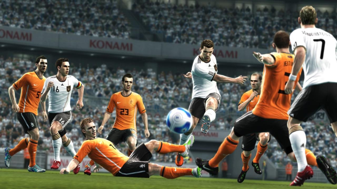[26/09/2011] KI und Physik: PES 2012 Pro - Die KI der Mitspieler und der Gegner wurden gehörig aufgebohrt. Stürmer laufen in Schnittstellen oder auf die Flügel, die Abwehr verteidigt den Raum sehr gut. Flanken und Schüsse zeigen erneut die starke Ballphysik.