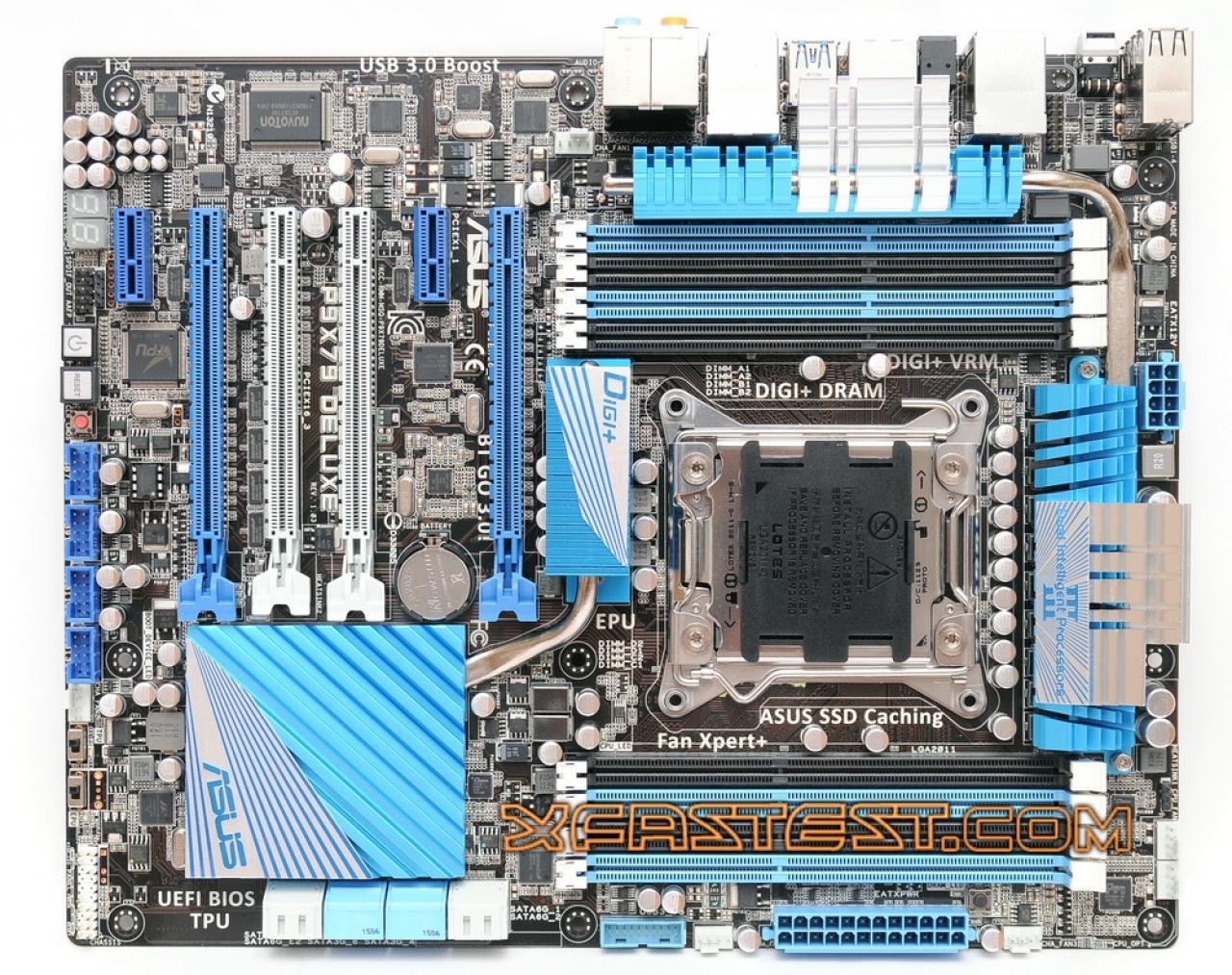 [10/10/2011] Erste Bilder des Asus P9X79 Deluxe mit acht DIMM-Bänken (6)
