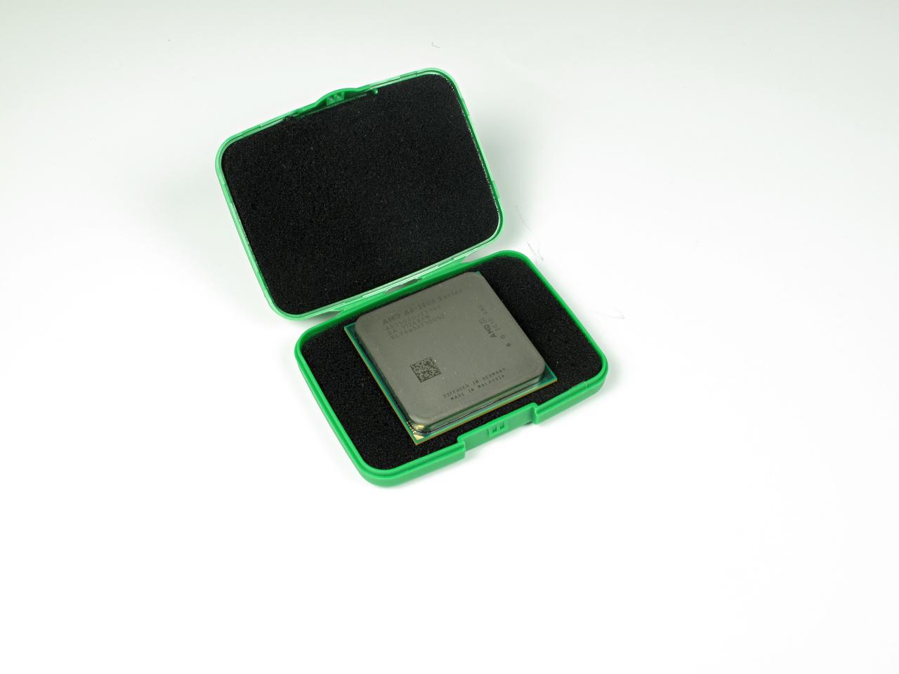 [04/10/2011] Neu im PCGH-Testlabor: Llano A6-3500 mit drei Kernen und Radeon HD 6530D (2)