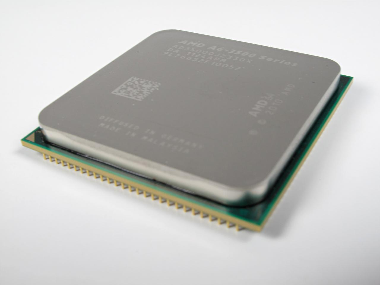 [04/10/2011] Neu im PCGH-Testlabor: Llano A6-3500 mit drei Kernen und Radeon HD 6530D (6)