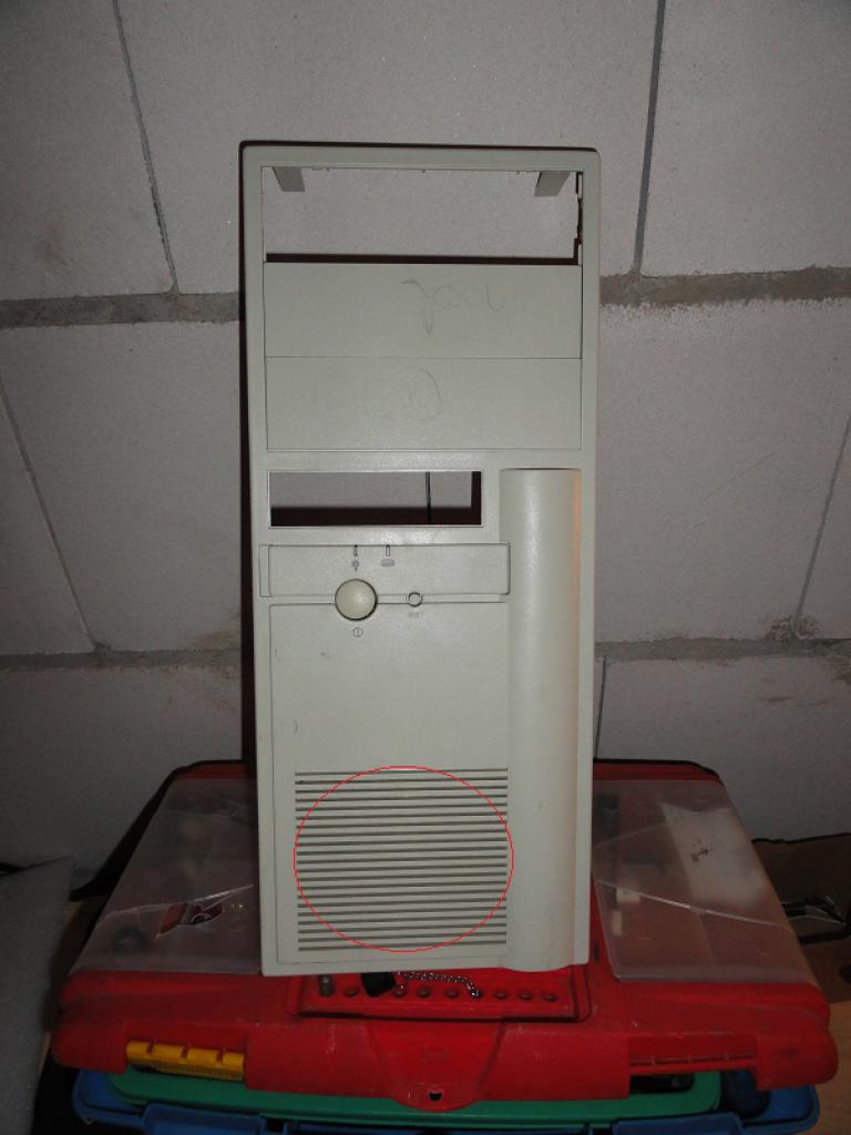 [21/10/2011] Schluss mit alt und grau: Schönheitskur für den Pentium-2-PC (90)