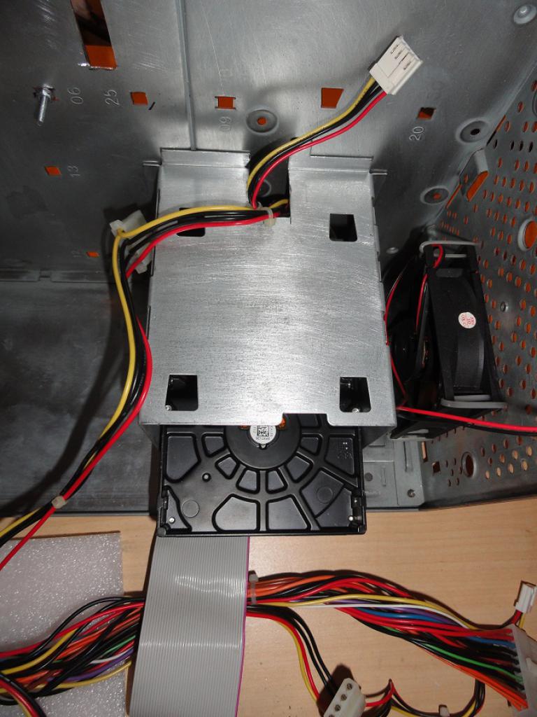 [21/10/2011] Schluss mit alt und grau: Schönheitskur für den Pentium-2-PC (104)