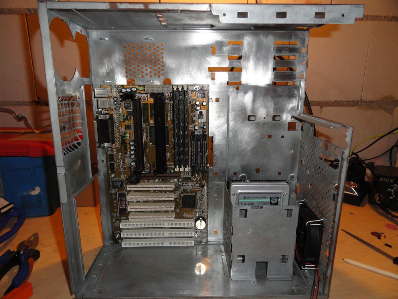 [21/10/2011] Schluss mit alt und grau: Schönheitskur für den Pentium-2-PC (106)