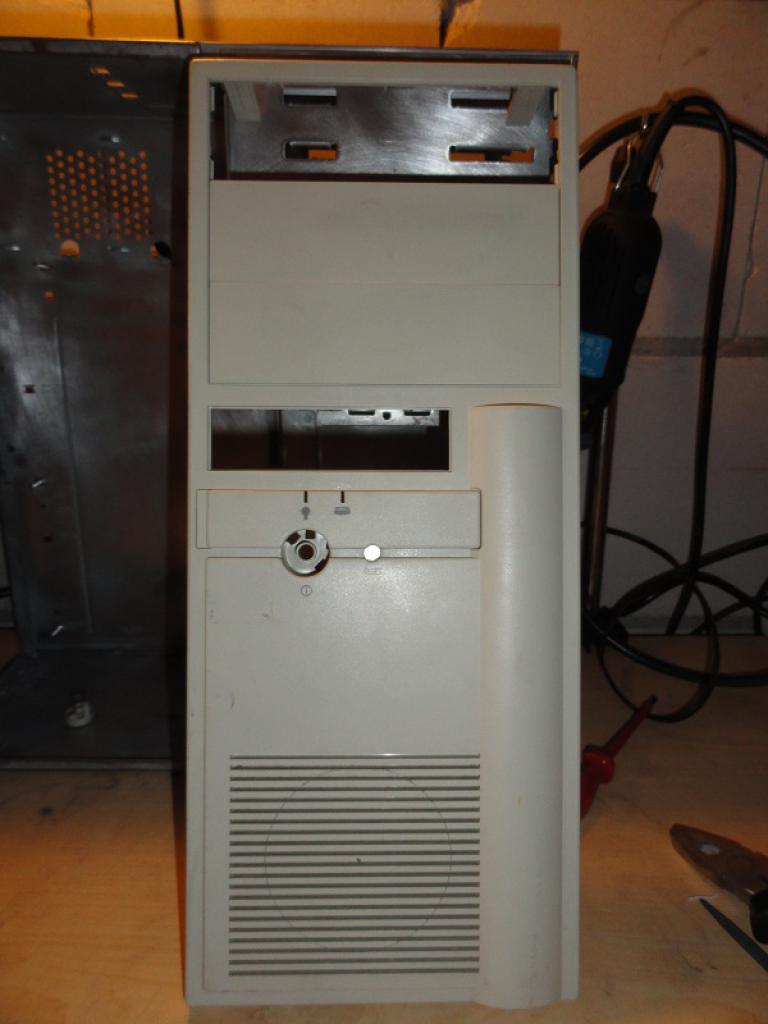 [21/10/2011] Schluss mit alt und grau: Schönheitskur für den Pentium-2-PC (108)