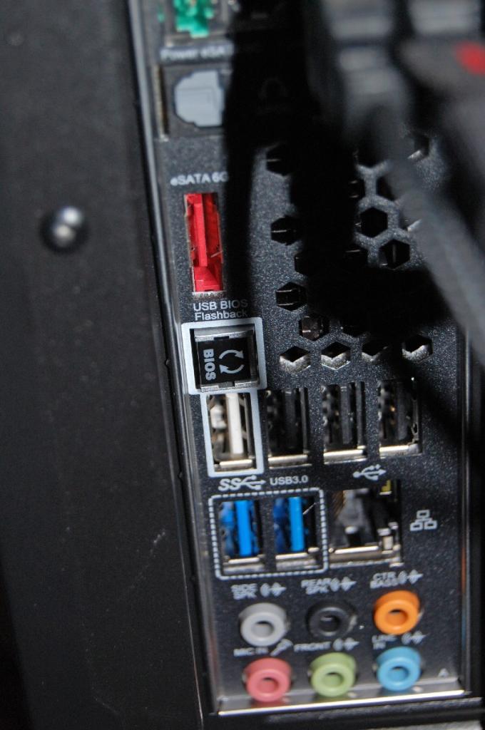 [25/10/2011] Sockel-2011-Mainboards Sabertooth X79, Rampage IV Extreme und P9X79-Serie von Asus (1)