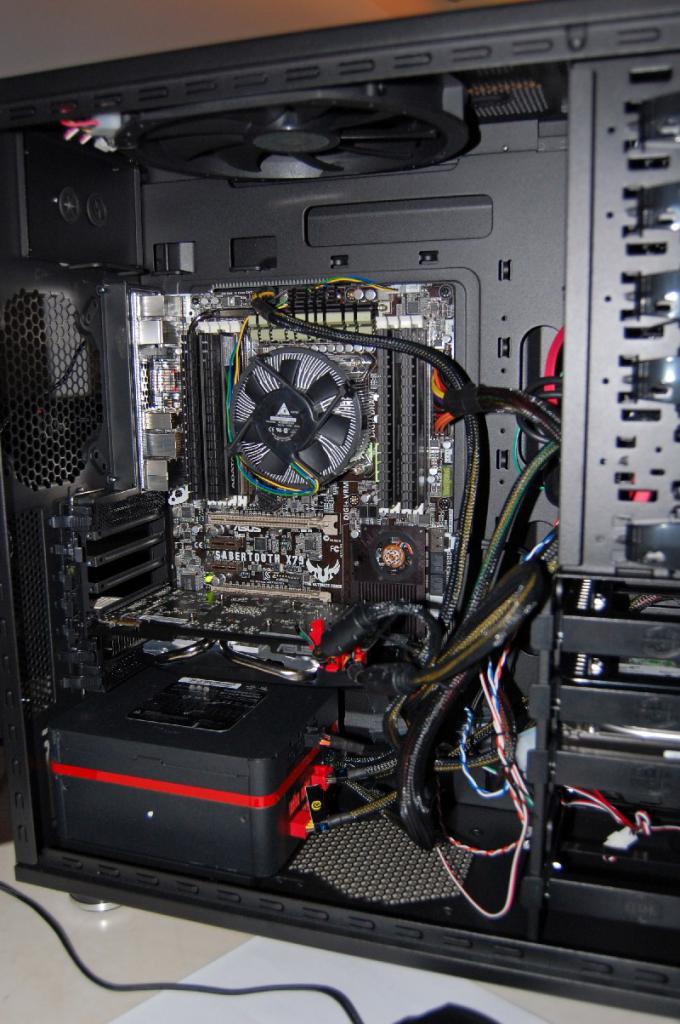 [25/10/2011] Sockel-2011-Mainboards Sabertooth X79, Rampage IV Extreme und P9X79-Serie von Asus (2)