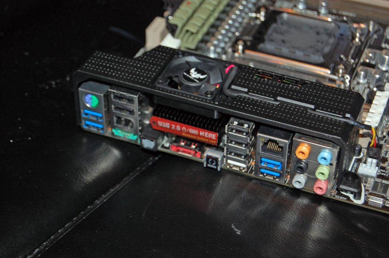 [25/10/2011] Sockel-2011-Mainboards Sabertooth X79, Rampage IV Extreme und P9X79-Serie von Asus (5)