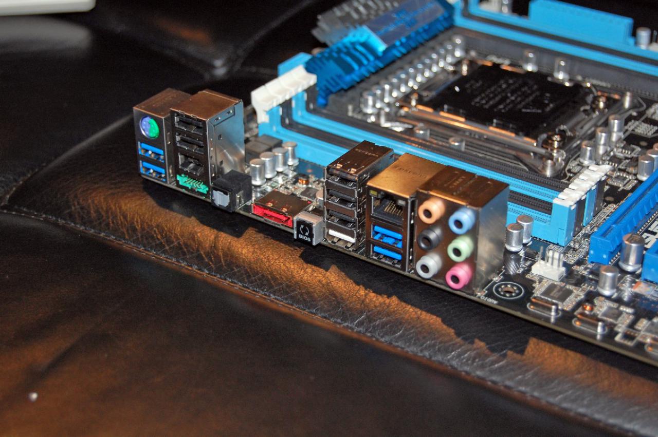 [25/10/2011] Sockel-2011-Mainboards Sabertooth X79, Rampage IV Extreme und P9X79-Serie von Asus (19)