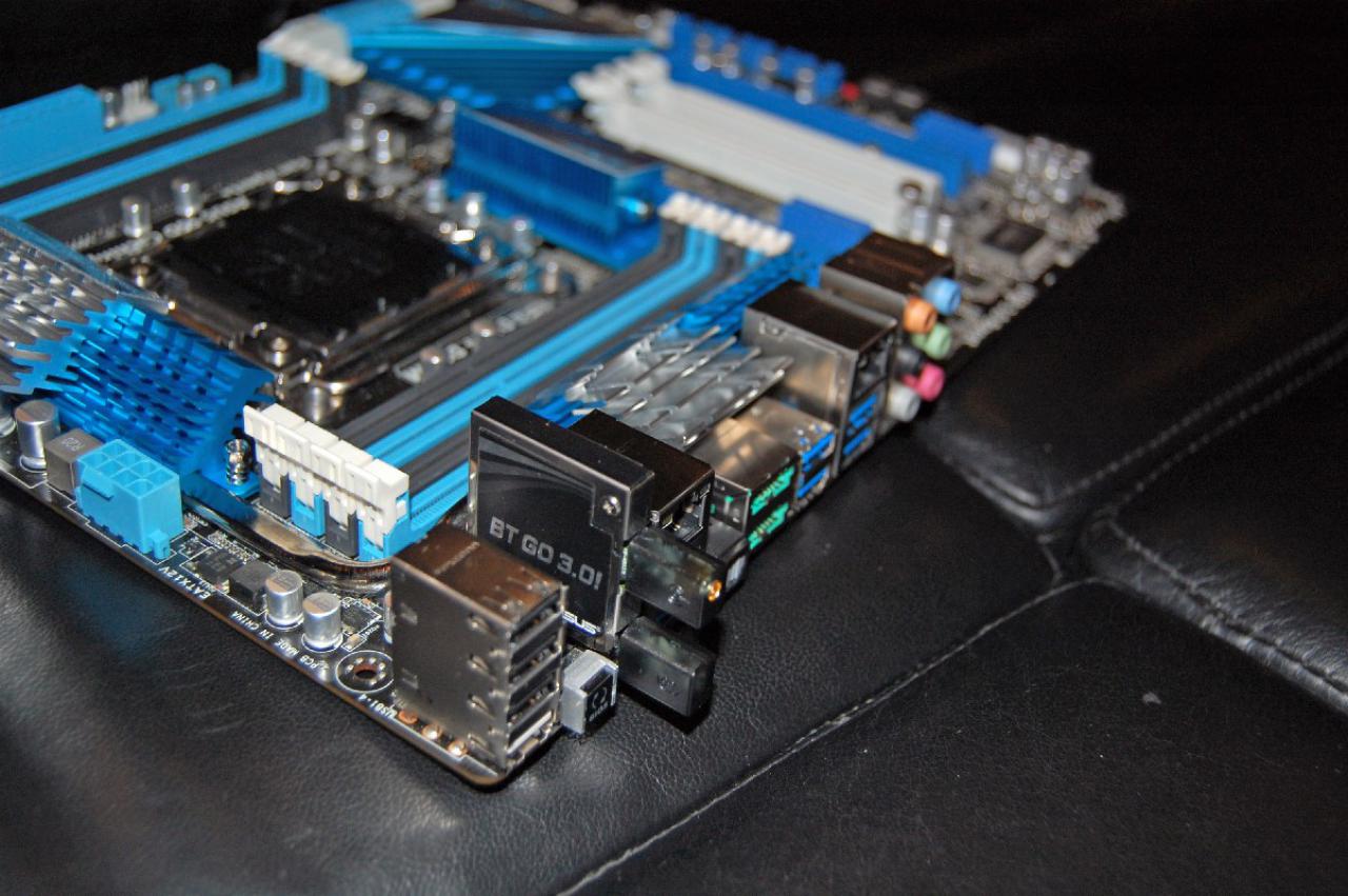[25/10/2011] Sockel-2011-Mainboards Sabertooth X79, Rampage IV Extreme und P9X79-Serie von Asus (25)
